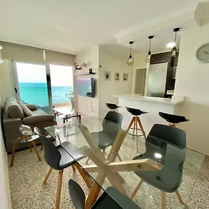 Hermoso Edificio Frente Al Mar Con Gran Terraza Y Hermosas Vistas Las Palmas