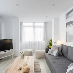 Urbe10 Angel Ganivet 2 Bedrooms Málaga